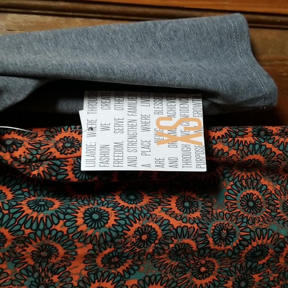 Lularoe Randy Shirt size extra small - Picture 3 of 6